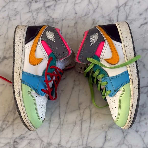 Nike Air Jordan 1 Mid Multi-Color Sneaker Sz 5.5 - Picture 2 of 8
